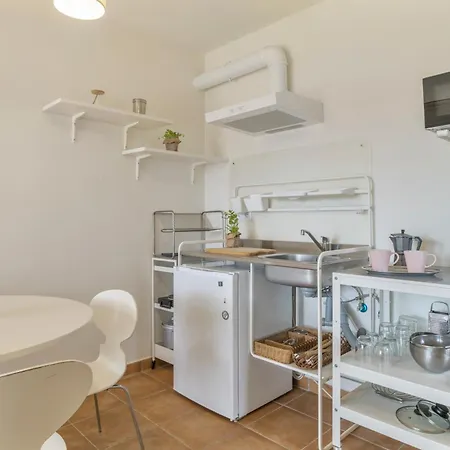 Tiny Disfrutones Apartment